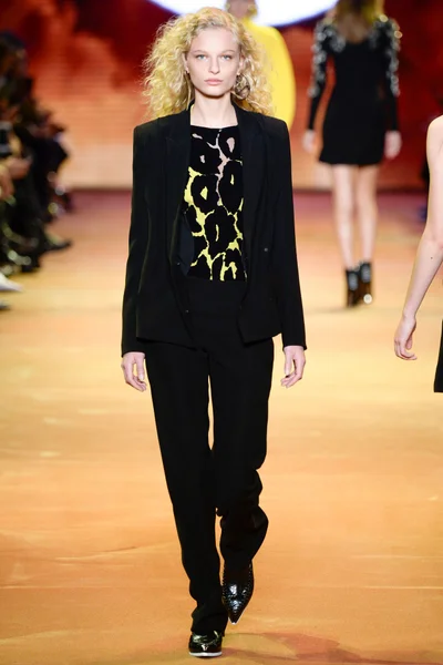 Look 15